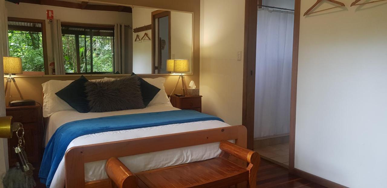 Samurai Beach Bungalows One Mile Экстерьер фото